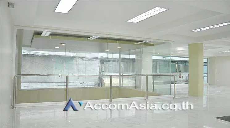 5  Office Space For Sale in Silom ,Bangkok BTS Sala Daeng AA13149